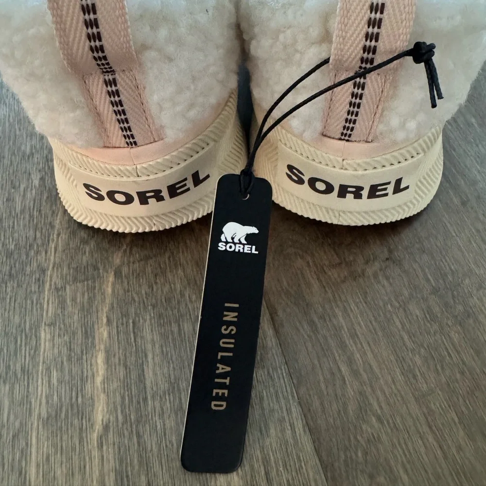 Sorel Out N About IV Mini Puffy Bootie Natural Cream Wedge Shoes Size 7.5 New
